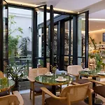 Hotel La Canopée 3*