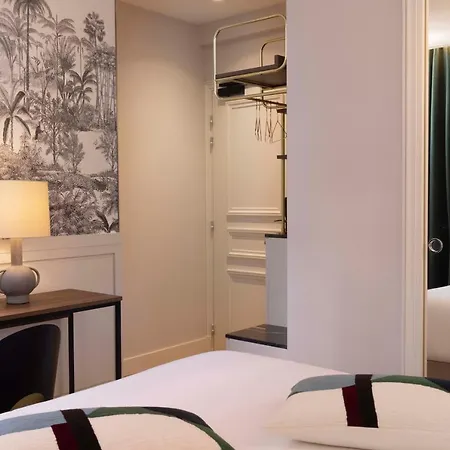 Hotel La Canopee 3*
